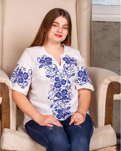 Купити вишиванку великого розміру білу з синім Вишиваночка від Галичанка фото 1