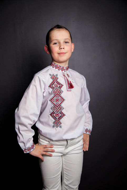 Вишиванка для хлопчика Фелікс (біла з червоним) – купити в УкраїнівідГаличанка фото 1