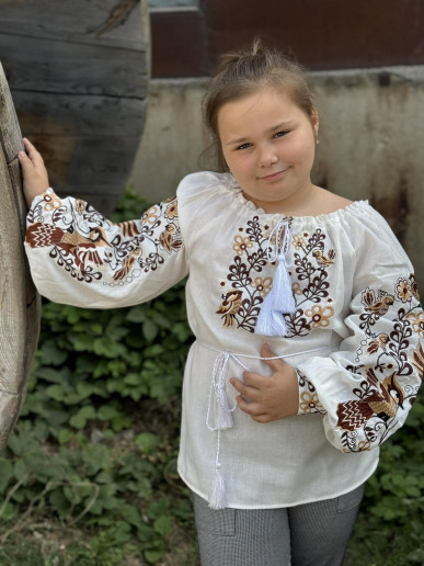 Вышиванка для девочки Кукушка ( белая с коричневой) – купить в Украине от Галычанка	