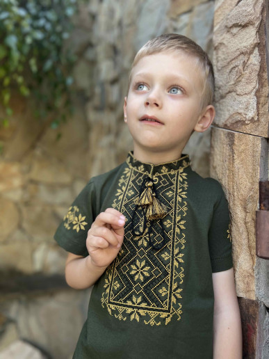 Купити вишиту футболку для хлопчика Зорянчик (хакі з чорно-золотим) – ціна від виробника Галичанка