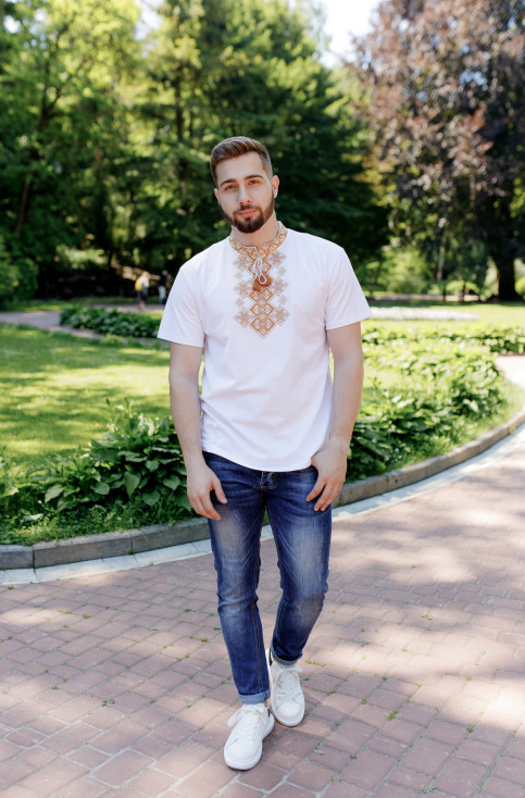 Купити чоловічу футболку вишиванку Бажан (біла з золотом) в Україні від Галичанка фото 1