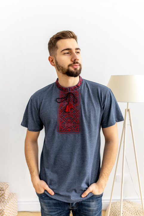 Купити чоловічу футболку вишиванку Традиція ( джинс-сіра з червоним ) в Україні від Галичанка фото 1