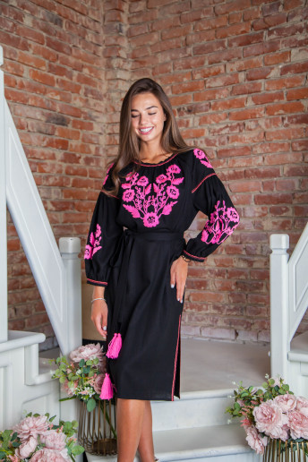 Вишите плаття Вікторія (чорна з рожевим) купити в Україні від виробника Галичанка