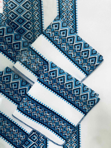 Купить скатерть в украинском стиле Скатерть 1,5*1,5(+4 салфетки) белаяс синим от производителя Галычанка