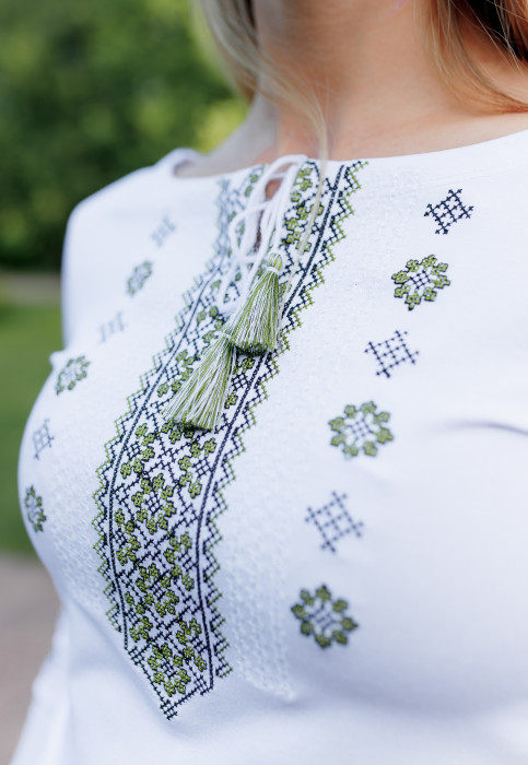 Купити жіночу футболку вишиванку Колорит ( біла з оливкою) в Україні від Галичанка фото 2