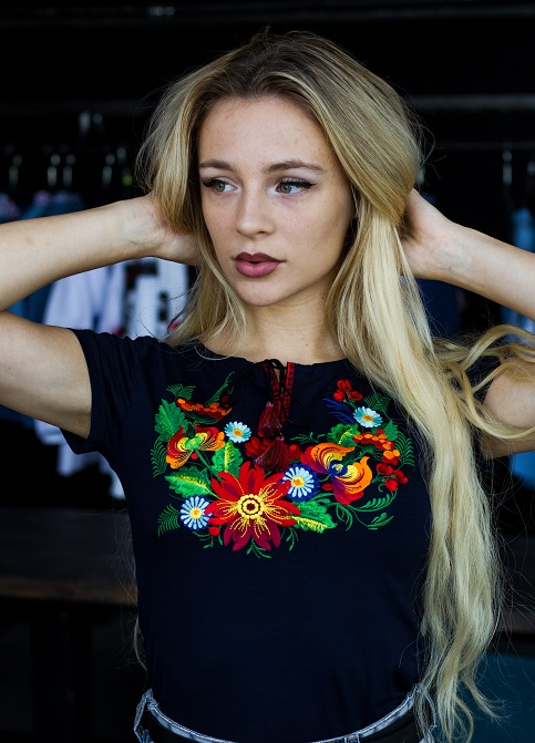 Купити жіночу футболку вишиванку Петриківка (темно синя з червоною) в Україні від Галичанка фото 1