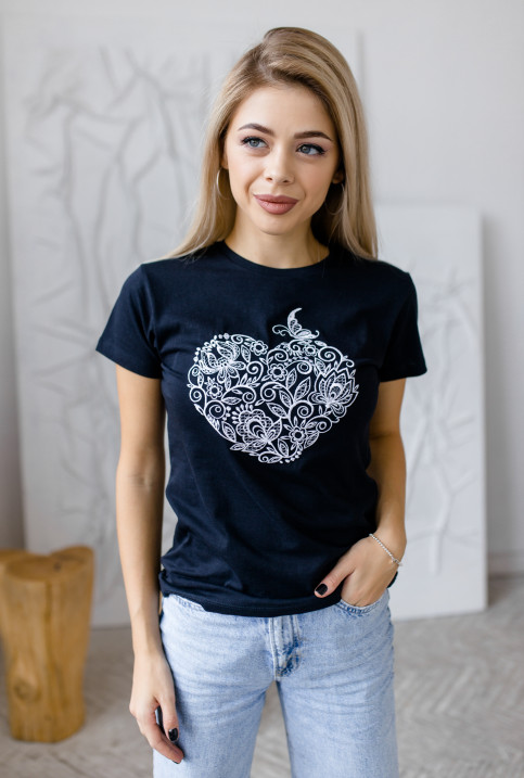 Купити жіночу футболку вишиванку Мелодія серця (чорна одноколірна) в Україні від Галичанка фото 1