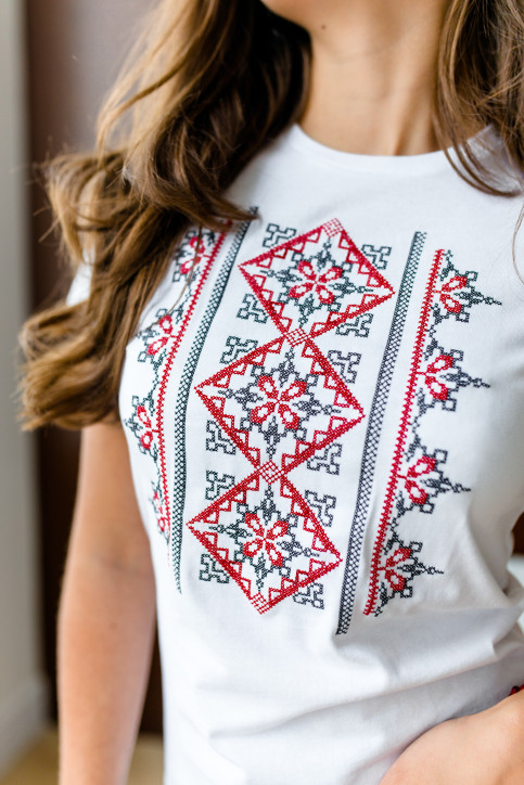 Купити жіночу футболку вишиванку Оберіг (біла з червоним) в Україні від Галичанка фото 2