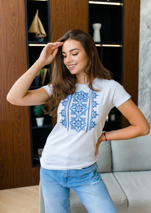 Купити жіночу футболку вишиванку Оберіг (біла з синім) в Україні від Галичанка фото 1