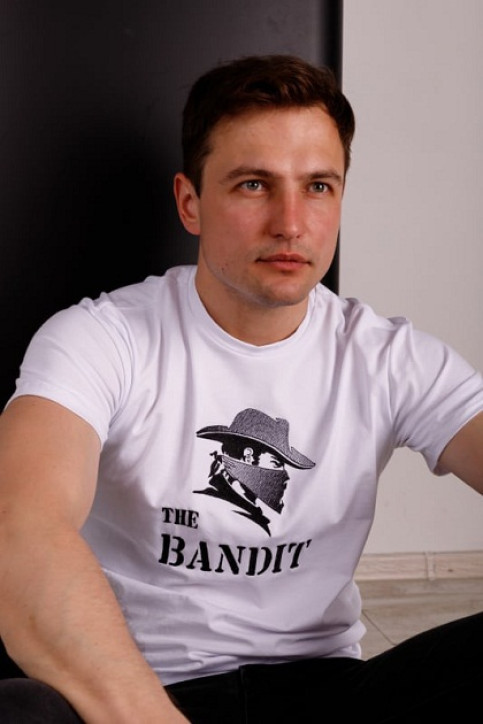 Купити чоловічу футболку Casual Бандит (біла)  в Україні від Галичанка фото 2