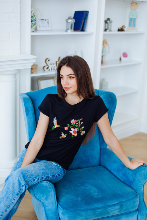 Купити жіночу футболку Casual  Колібрі (чорна)  в Україні від Галичанка фото 2
