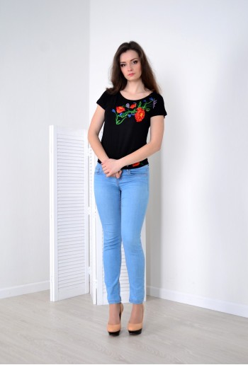 Купить женскую футболку вышиванку  Деликатность (черная) в Украине от Галычанка