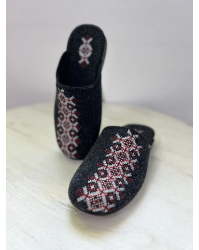 Чоловічі тапки сірі т. Бескиди червоні