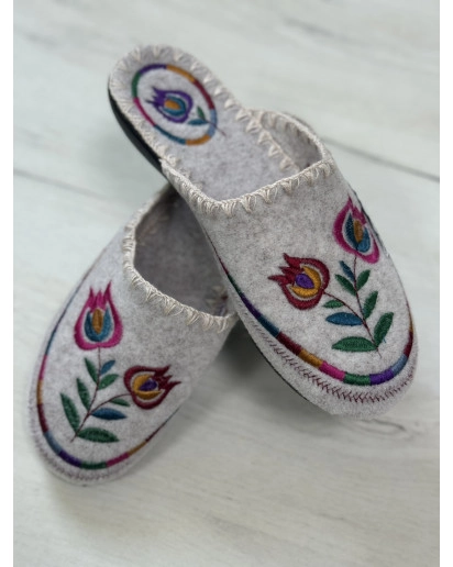 Women's slippers  beige Hutsulshchyna