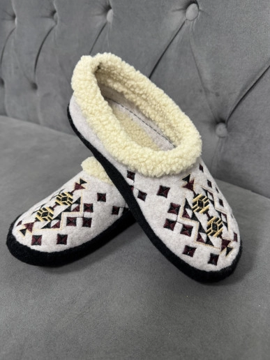 Купить домашние Грация с вышивкой с доставкой по Украине от Галичанка