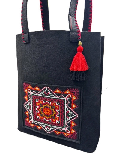 Сумка шопер Етнохіт (чорна) з вишивкою по Україні від Галичанка