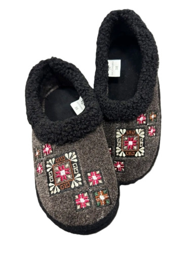 Kup domowy  Etnostyl`  z haftem z dostawą do Ukrainy od Galychanka