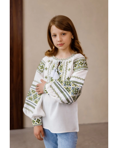 Oksanka (milky with light green)