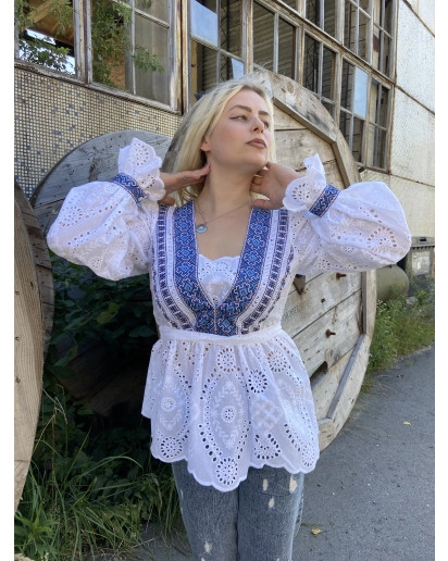 Mereguvne duvo  (white with blue)