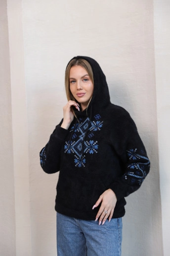 Купити жіночий світшот з вишивкою Ладомира (чорний) в Україні від Галичанка