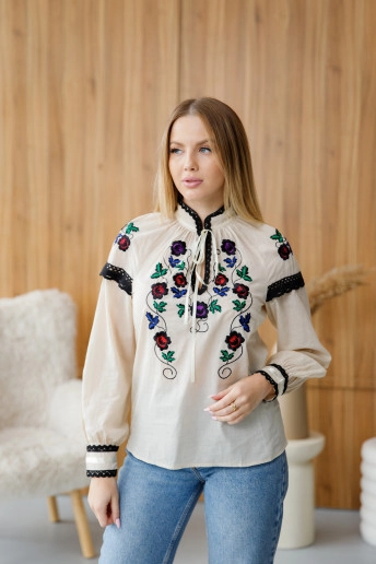 Вишиванка жіноча Катерина (молочна св.)в Україні від Галичанка