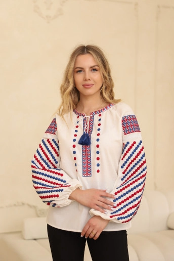 Купити жіночу вишиванку великого розміру Злагода (молочна з синім)  від інтернет-магазину Галичанка