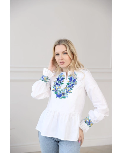 Solomia (white with blue)