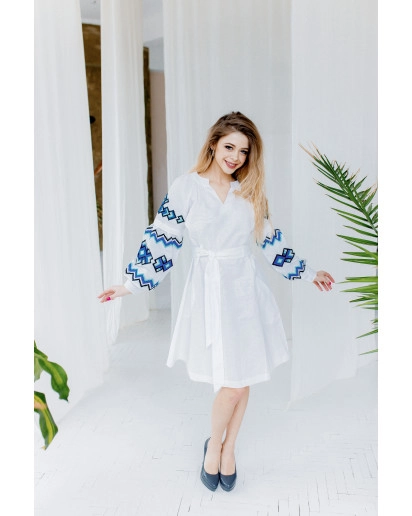 Hristina (white and blue)